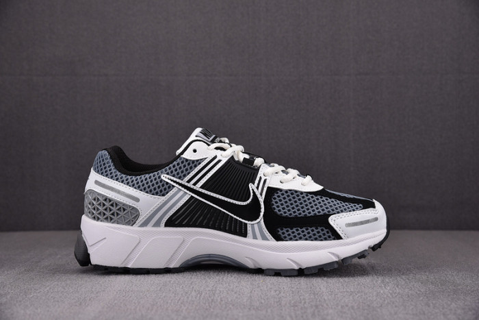 nike zoom vomero 5 dark grey black white ci1694-001