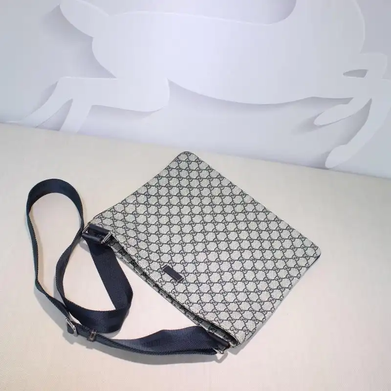 G*u*i messenger bags 19gm0033