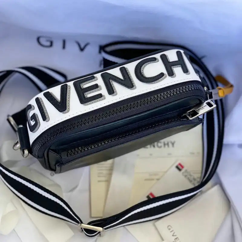 Givenchy Bag 2209SW0039