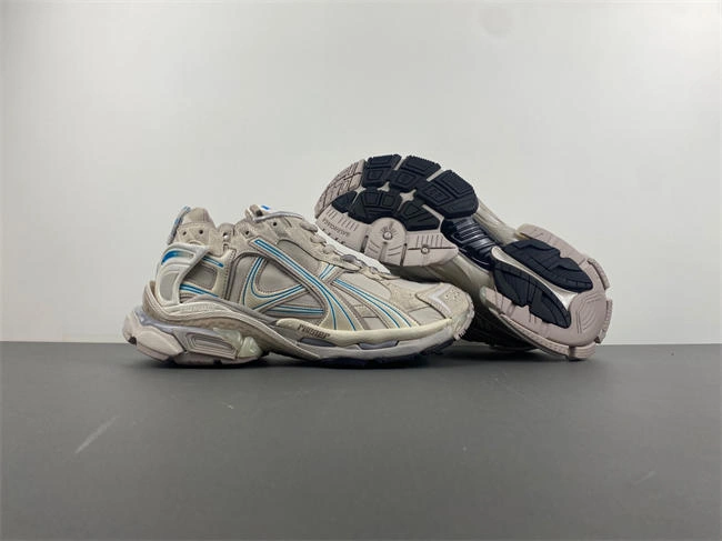 Balenciaga 772774-W3RNY- Snug 4301