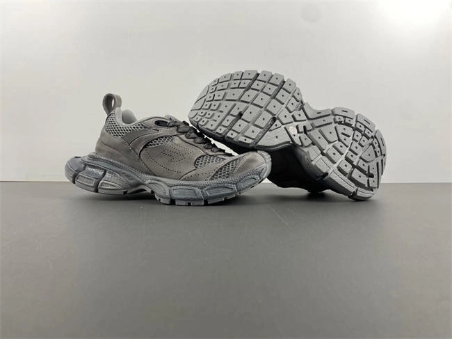 Colorful Balenciaga 3XL 230 759693 W3XLH 4343