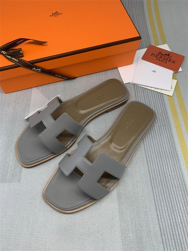 Minimalist H Slipper 2327